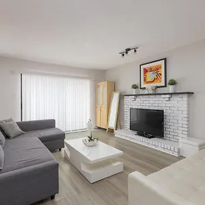 Huge 4 Bedroom Upper Apartment
