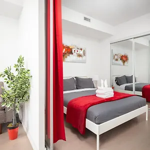 Centrally Located In The Heart Of Downtown Apartment